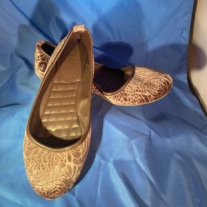 MIA flats sz 7 brown